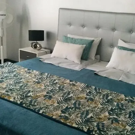 Madelon Iv Bed & Breakfast