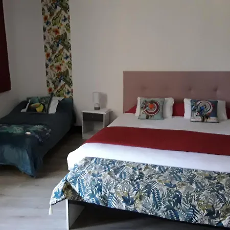 Madelon Iv Bed & Breakfast *