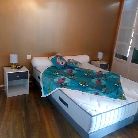 Madelon Iv Bed & Breakfast 3*