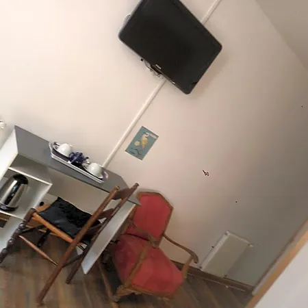 Madelon Iv Bed & Breakfast Belves